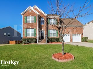 1400 Chimney Ridge Dr, Fuquay Varina, NC 27526
