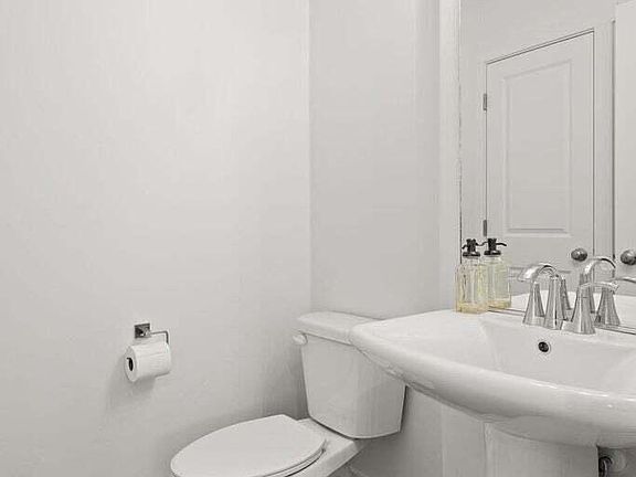 5th image of 535 W 2530 N Unit 25