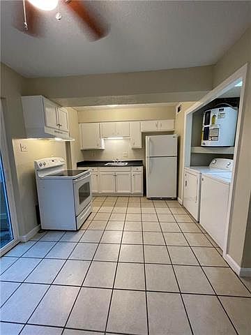 1st image of 4056 Durand St APT 3
