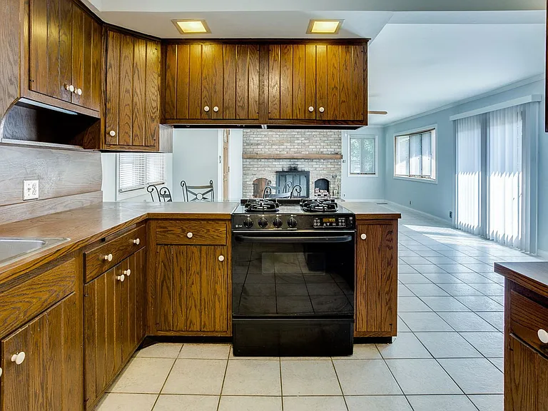 2110 Boudreau Dr — Photo 16