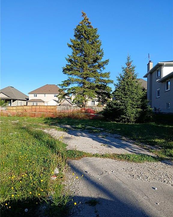 1st image of 28 2nd Rd W