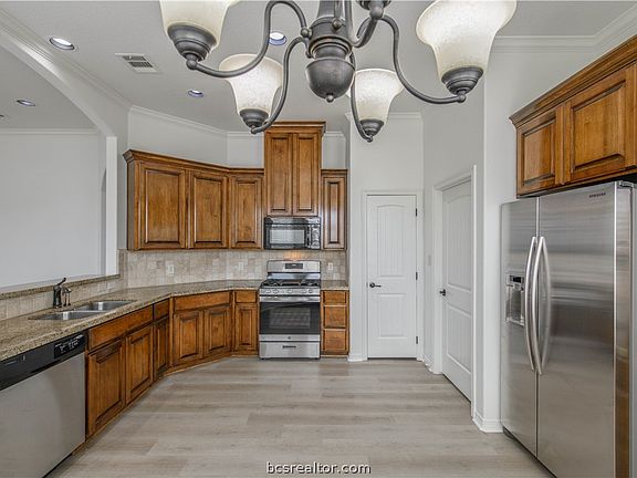 4th image of 2519 Leyla Ln