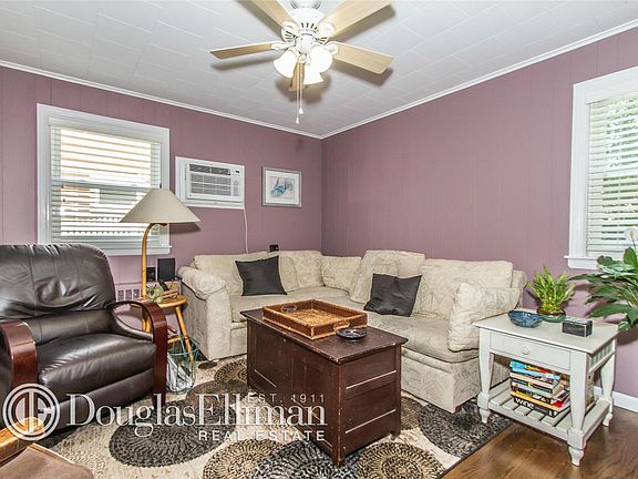 4th image of 5 Sanford Ct