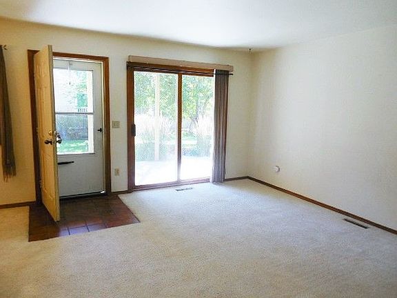 2nd image of 2814 Oakland Dr Unit 35