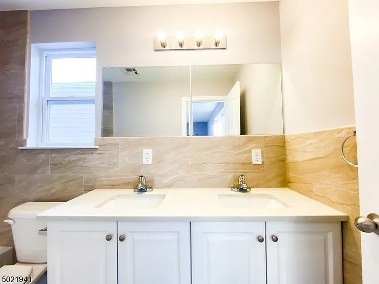 70 N 6th St #2 — Photo 14