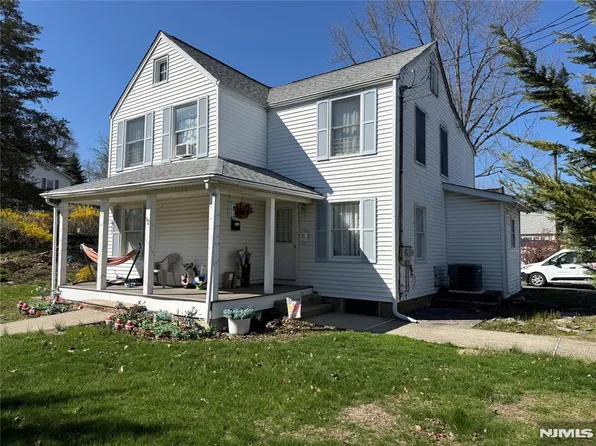 12 Storms Ave, Wanaque, NJ 07465