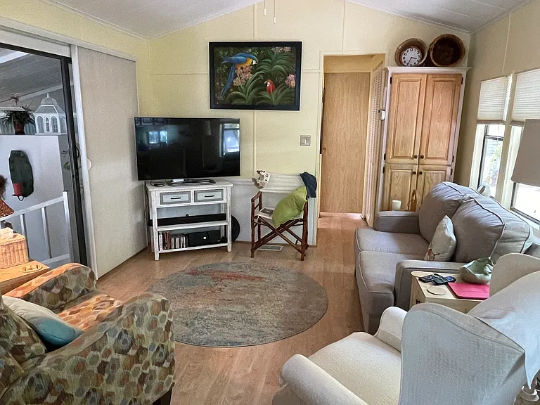 532 Pelican Loop — Photo 8