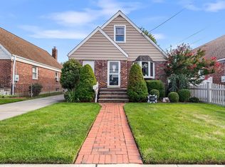 1137 Norbay St, Franklin Square, NY 11010