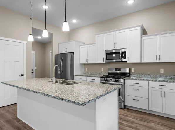 6027 399th St, North Branch, MN 55056
