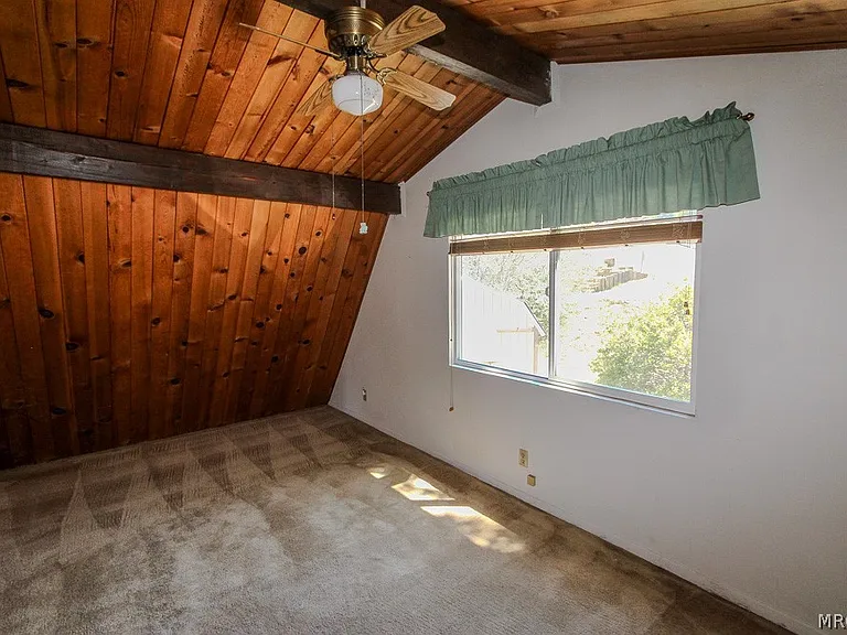 136 Mann Dr — Photo 18