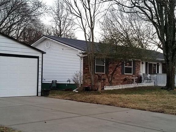 2nd image of 1317 Royal Dr