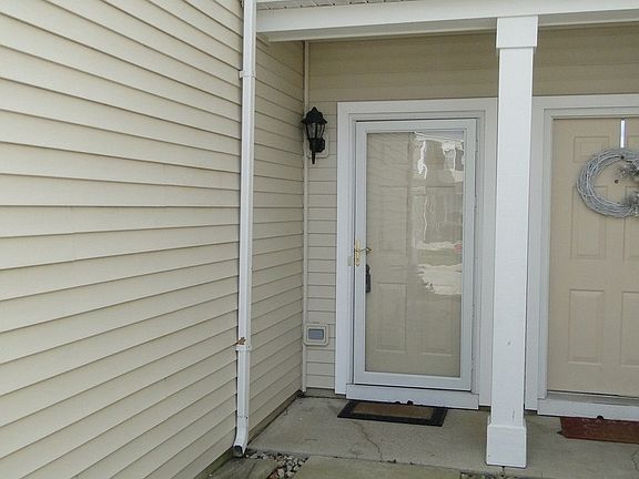 2nd image of 15361 W Kenmare Cir