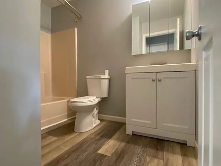 532 Broad St — Photo 9