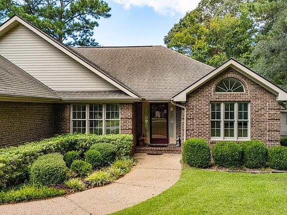 4th image of 220 Phillips Drive