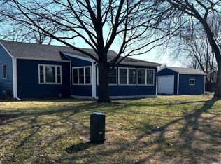 618 7th Ave, Camanche, IA 52730