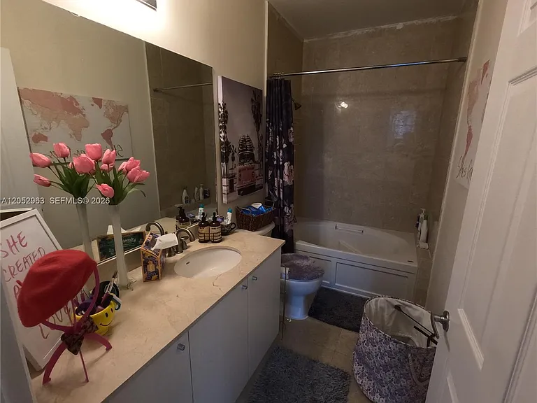 2100 Van Buren St #222 — Photo 14