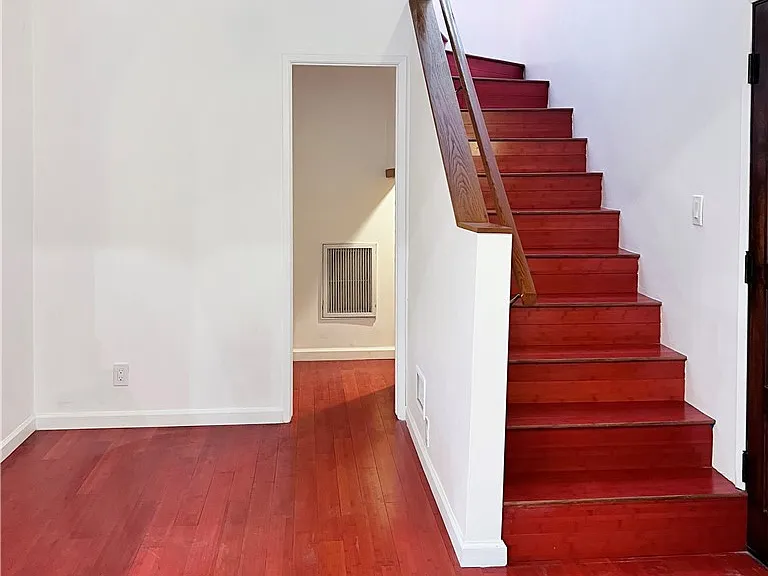 8570 Wonderland Ave — Photo 6