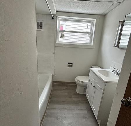 5th image of 3915 Washington St APT 1