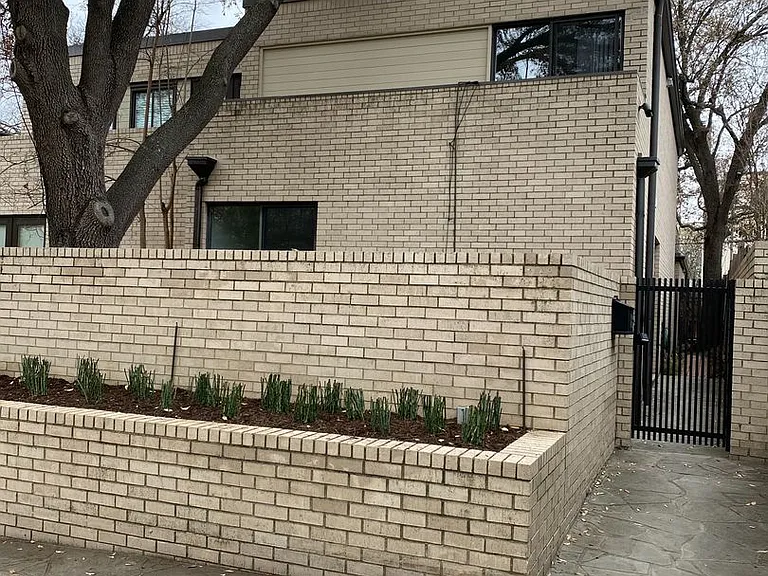 4715 Lafayette Ave — Photo 3