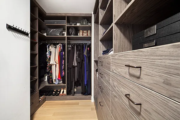 Sold by Compass | media 20