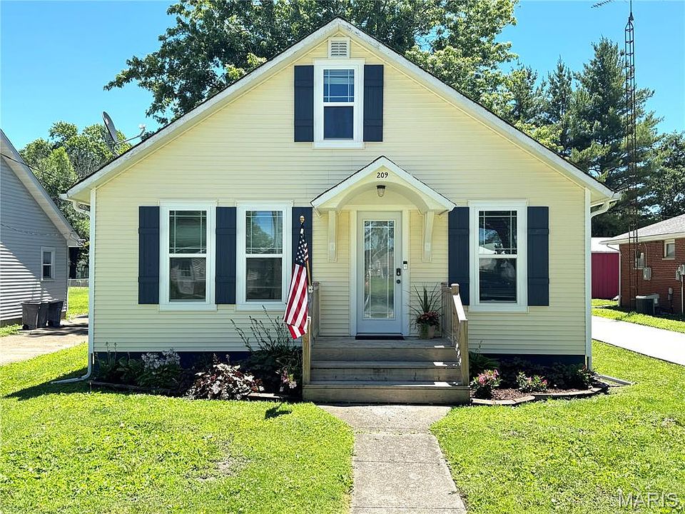 1st image of 209 S McElroy St