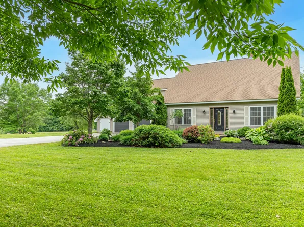 2040 School House Lane, Hermon, ME 04401