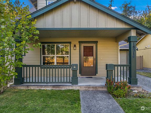 4th image of 18914 18th Avenue E