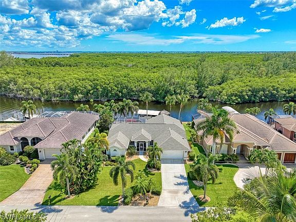4th image of 2356 Coral Point Dr