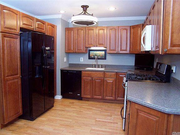 4th image of 40 Topaz Dr