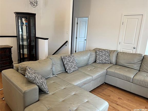 5th image of 436 Ridgedale STREET