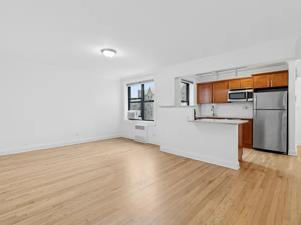 4501 Broadway image 2 of 7