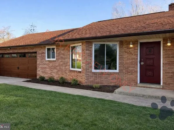 855 W North St, Carlisle, PA 17013