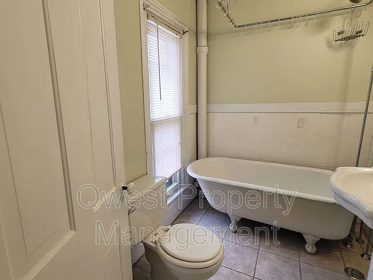 221 Hollister Ave SE #2 — Photo 3