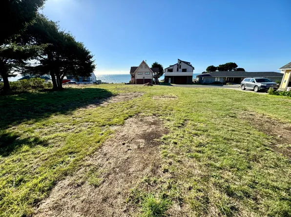 174 Sea View Rd, Whitethorn, CA 95589
