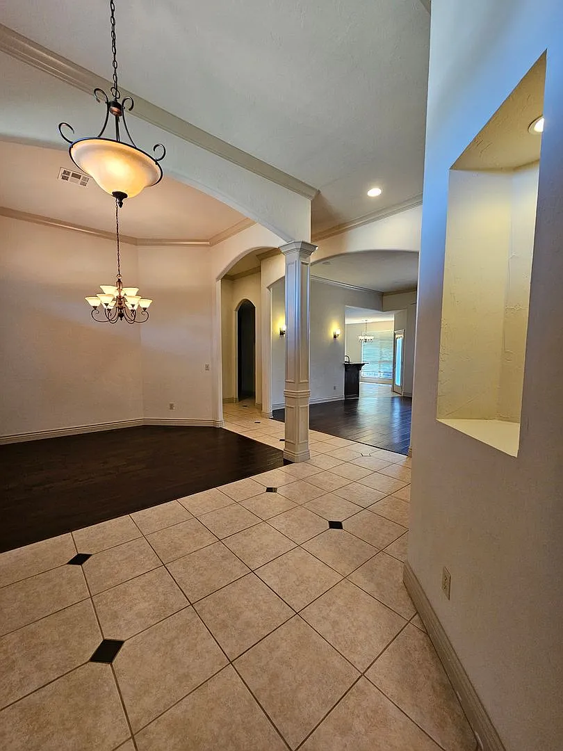 Over 2300 Sqft in Summit Lakes! (3) Bed, (2.5) Bath w/ Storm Shelter! — Photo 4
