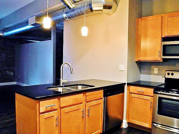2nd image of 14 E Washington St Unit 4C
