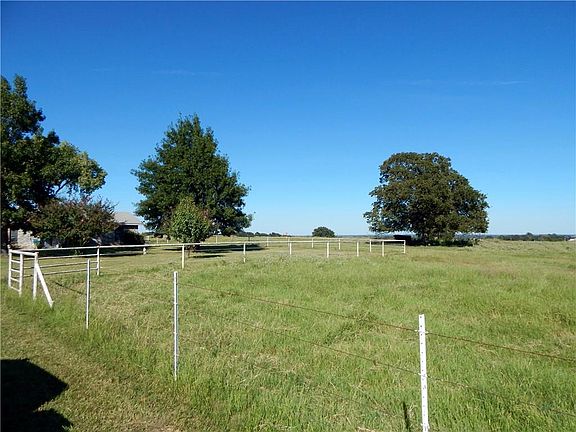 4th image of 522 County Road 3336