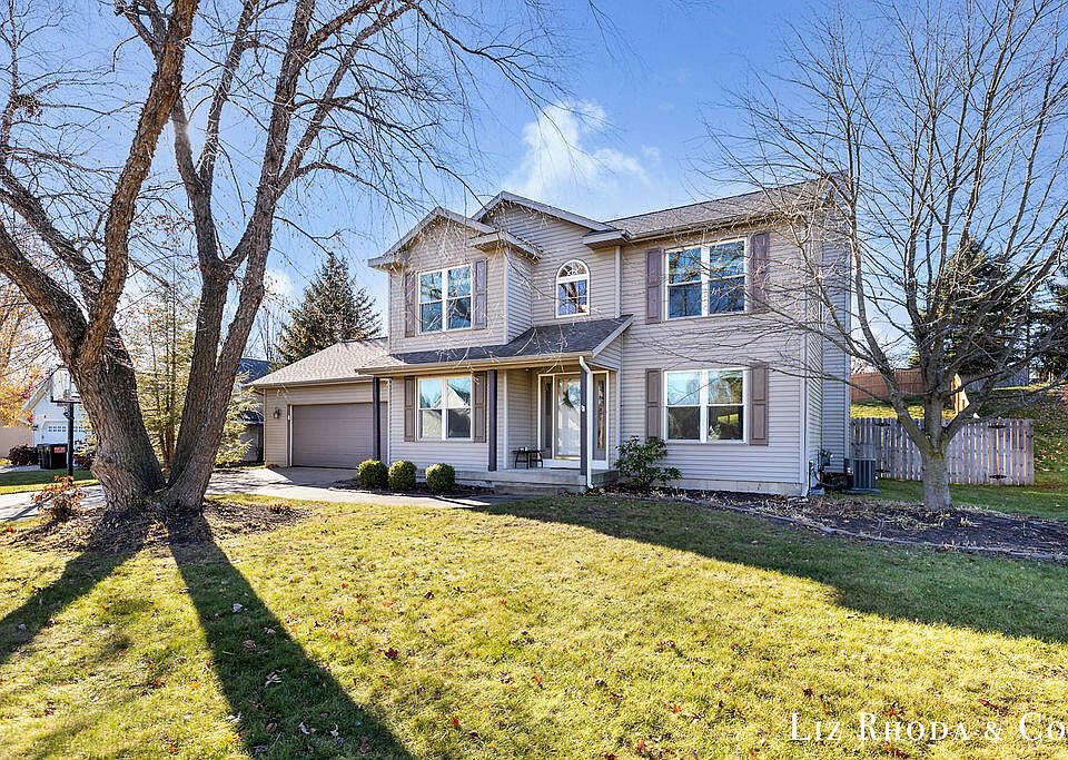 1st image of 8275 Vista Royale Ln NE
