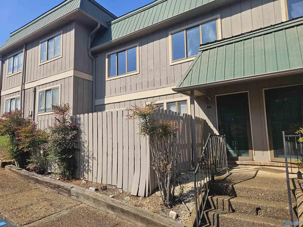 2225 Golf Rd SW APT 201, Huntsville, AL 35802
