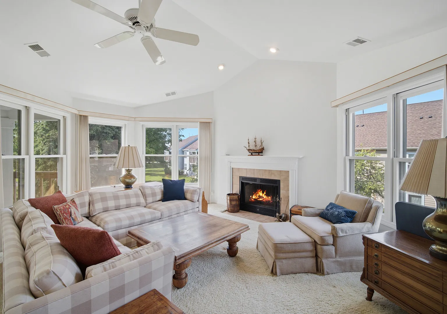 3 bed, 1412 sqft, $3,000 — Photo 2