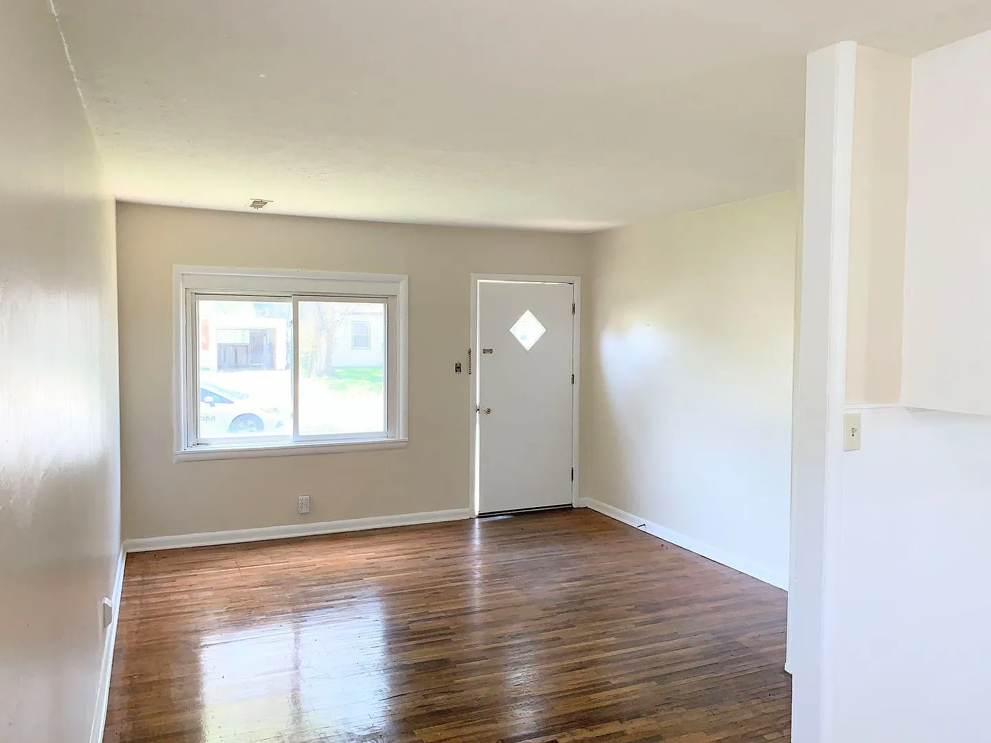 Cozy 2 bedroom home — Photo 3