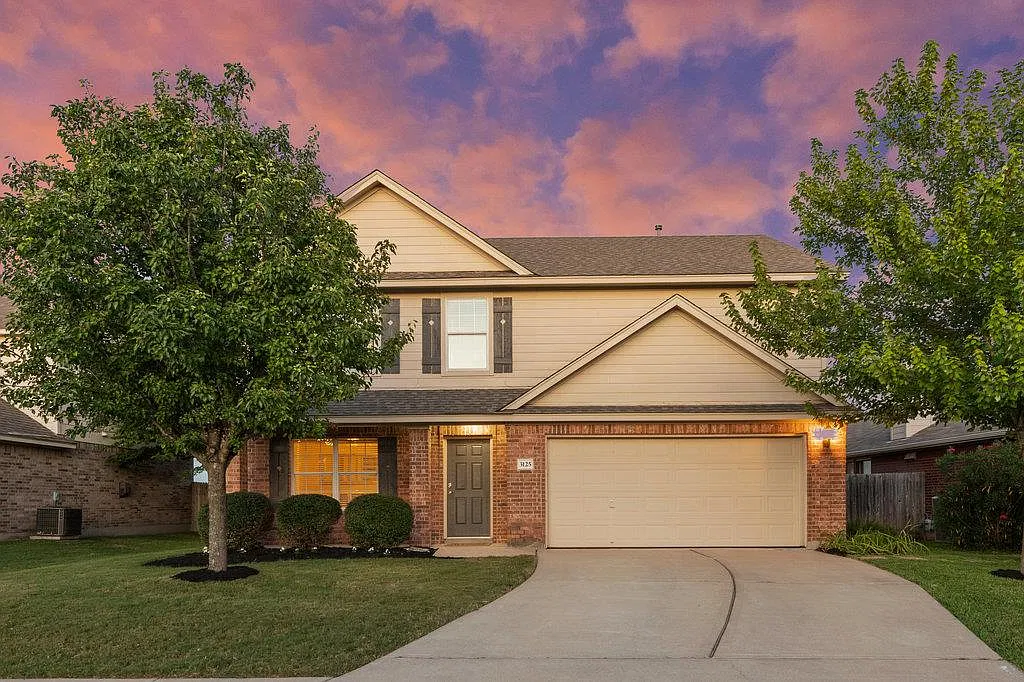 3 bed, 2.5 bath, 2088 sqft, $2,450 — Photo 1