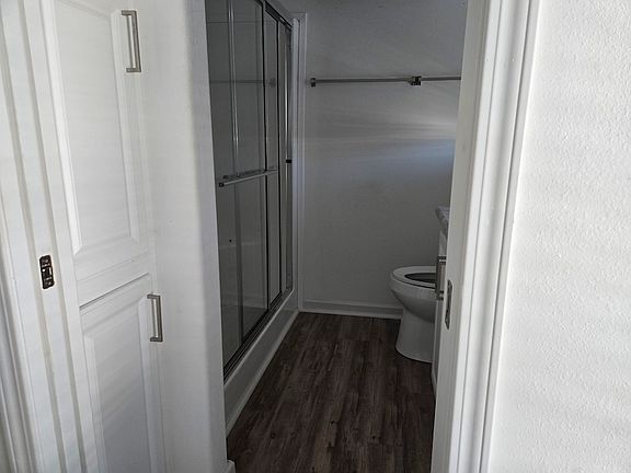 4th image of 11050 Bluebird Dr
