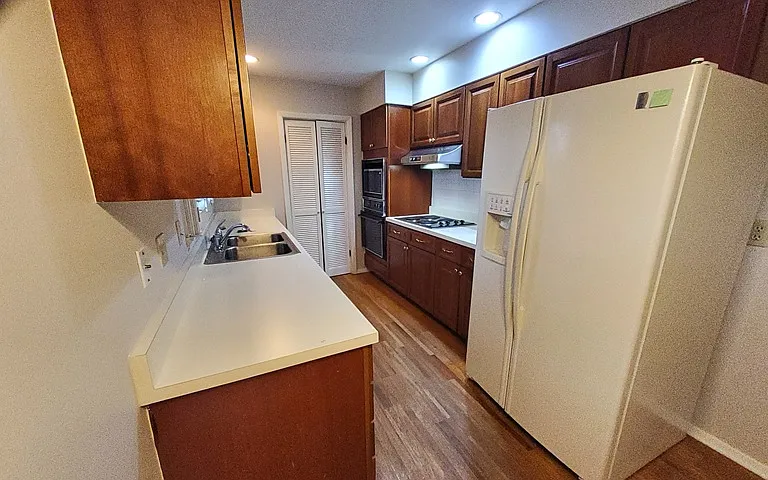 1207 Broadmoor Dr — Photo 7