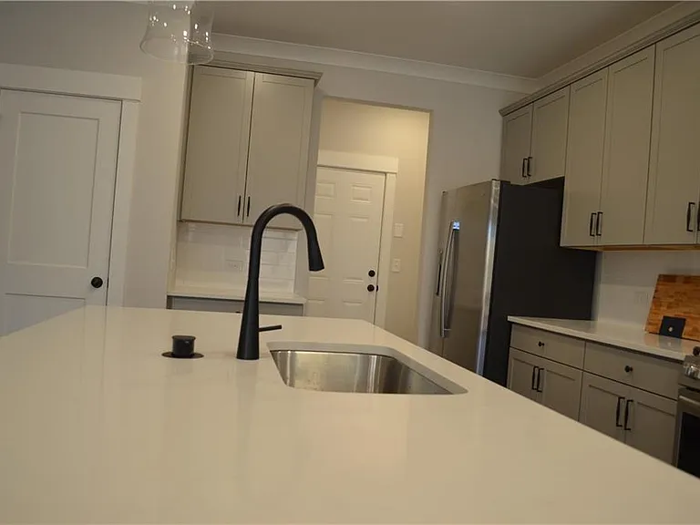 28 Trace Blf — Photo 9