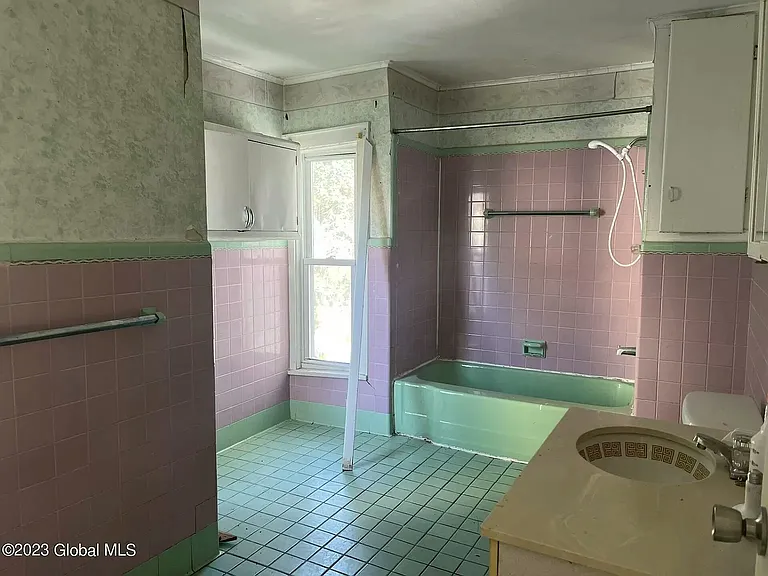 83 Prospect Ave — Photo 4