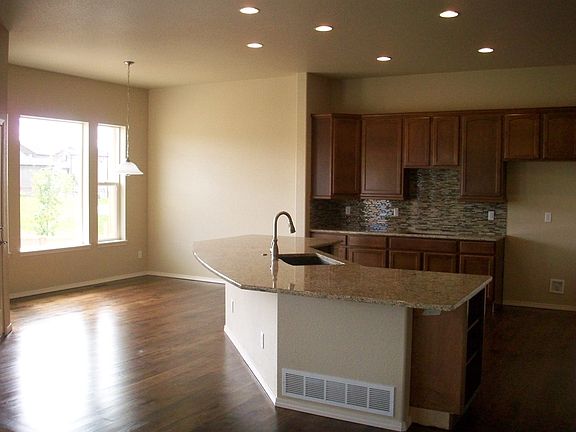 4th image of 6769 Silver Star Ln
