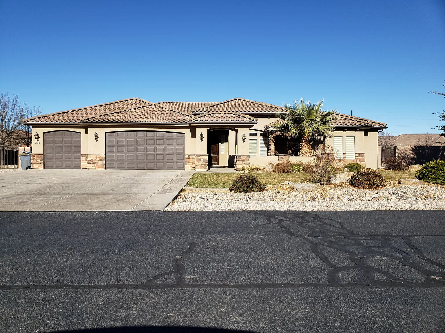 4 bed, 3.5 bath, 2867 sqft, $3,250 — Photo 1
