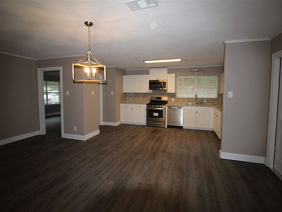 3rd image of 538 Gardenia Ave