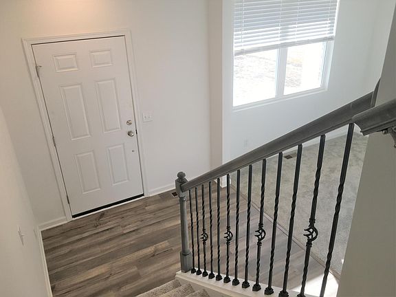 3rd image of 63 Woodhull Cres